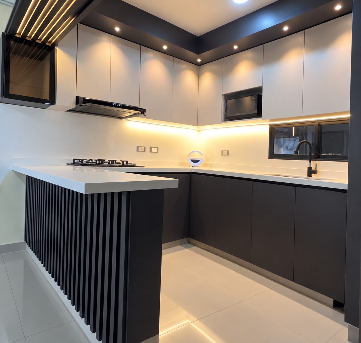 Cocina con isla de listones